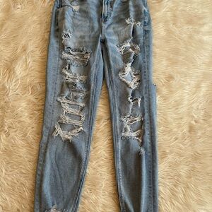 Women’s American Eagle Distressed Jeans Size 4